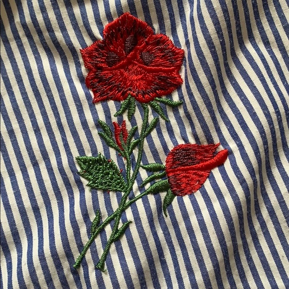 off shoulder blue and white rose shirt - Picture 3 of 3